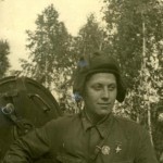 Григорьев Виктор Антонович 
Участвовал в битве за Москву, в звании младшего сержанта был механиком-водителем танка 32-й танковой бригады 50-й армии Западного фронта. 